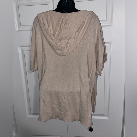 Oversized Caroline Grace Medium top with pockets and hood - Picture 3 of 5